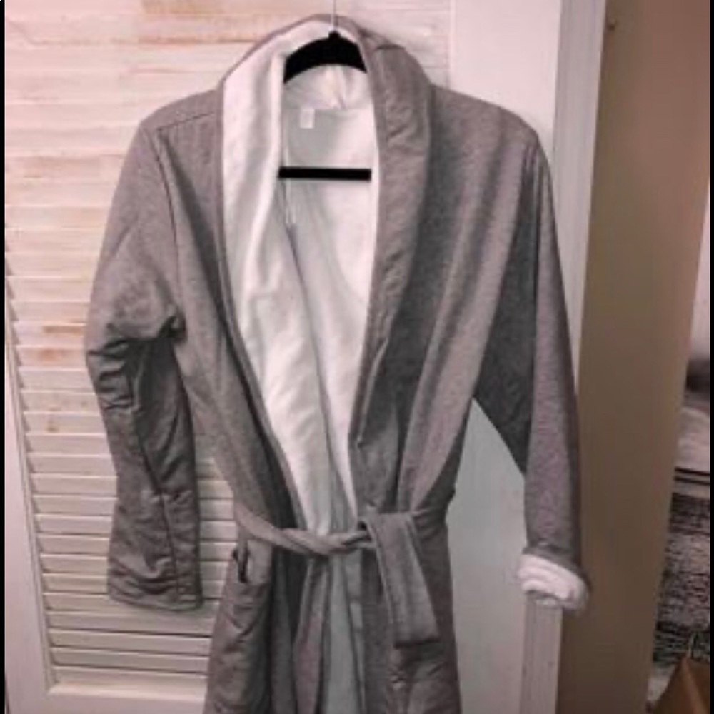 The white company Robe